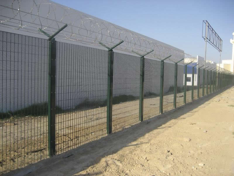 358 Mesh Fence